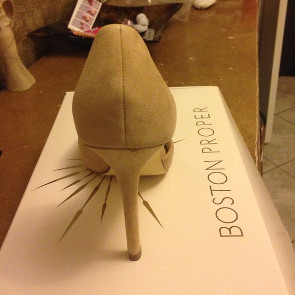 ️Host pick ❤️Sale❤️Suede D'orsay Tan Pumps❤️ - Picture 3 of 4