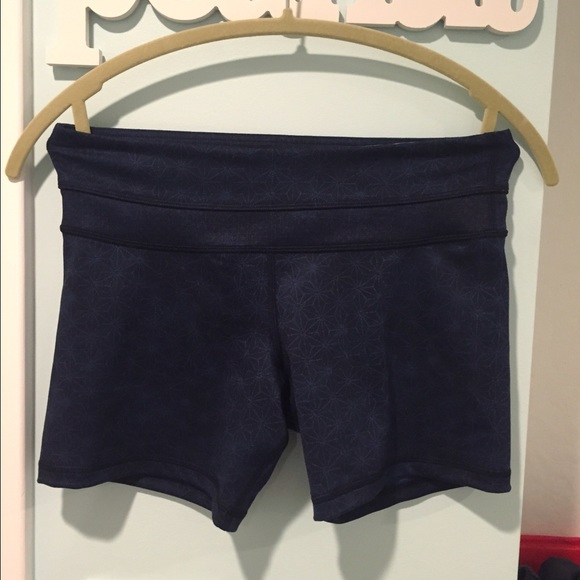 LULULEMON Groove Shorts 6 Reg