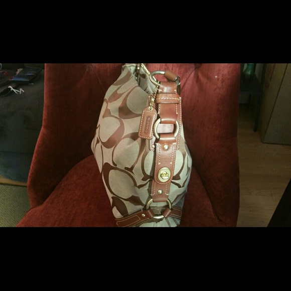 Coach handbag - Picture 2 of 2
