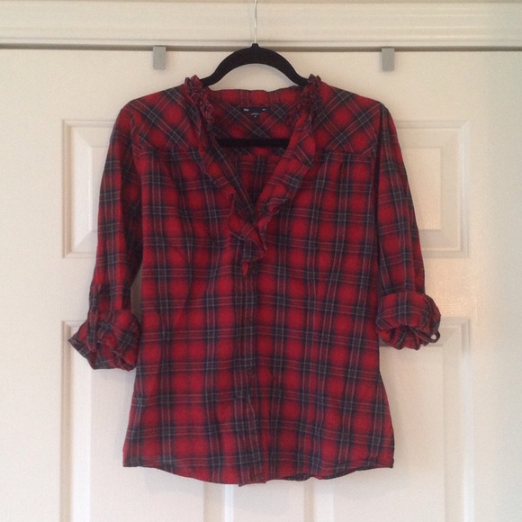 Black and red plaid top
