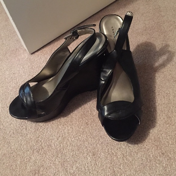 Black wedges