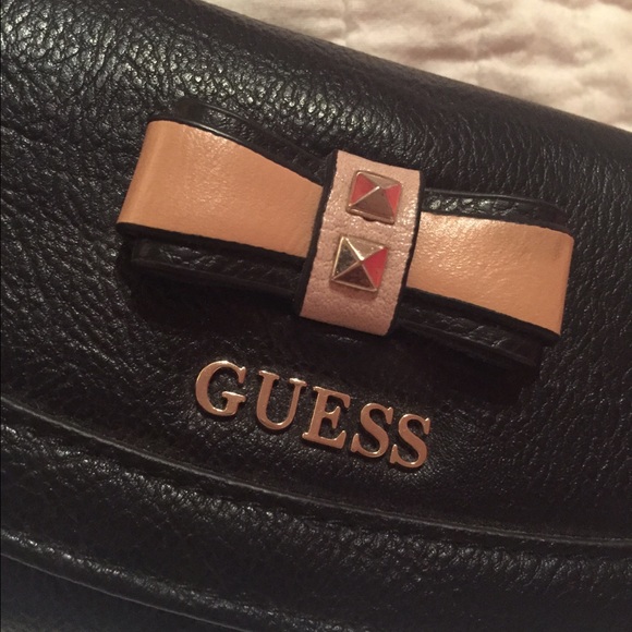 GUESS wallet - Picture 2 of 4