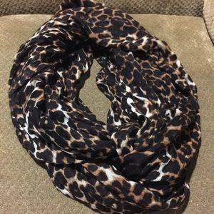 Leopard print infinity scarf!!