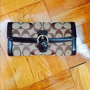 Coach Soho Signature Buckle Wallet- Khaki/Mahogany