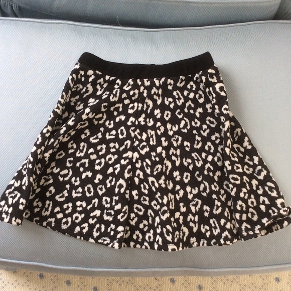 Cheetah pronto black & White Aqua skirt!