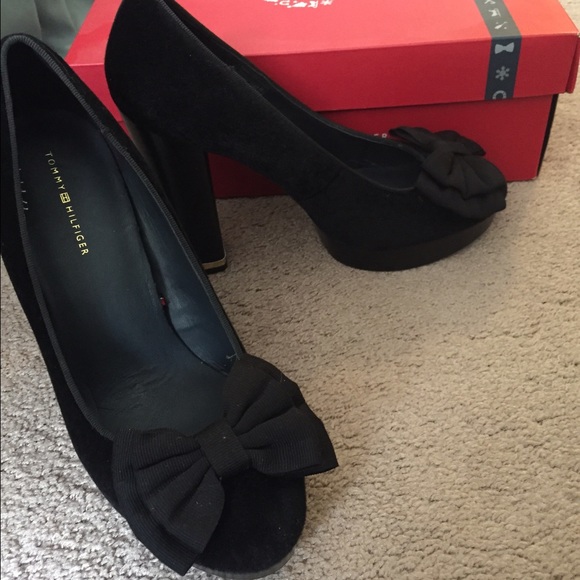 Tommy Hilfiger Happy Holidays Heels