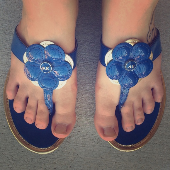 AK Anne Klein iflex blue and gold flower sandals