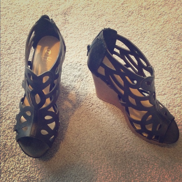 Black wedges 👠