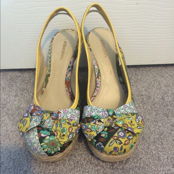 Springful Wedges 🌺 - Picture 2 of 3