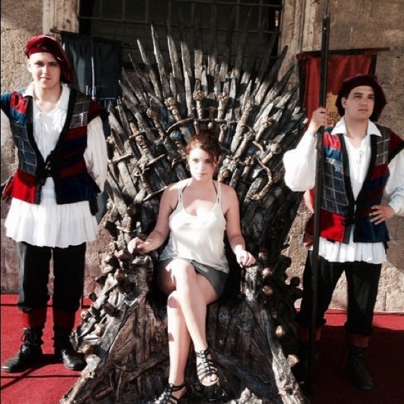 Meet your Posher, Emily - Picture 2 of 3