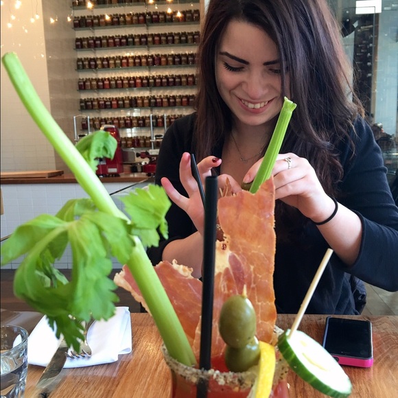 Meet your Posher, Emily - Picture 3 of 3