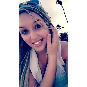 Meet your Posher, Nicole