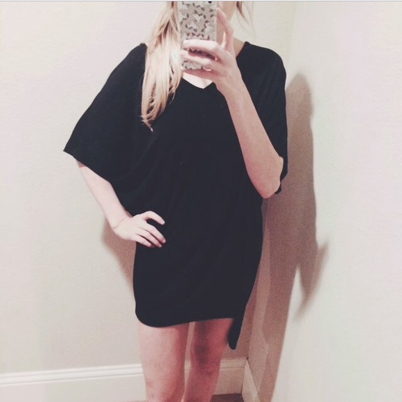 ❌sold❌ Black v neck shirt dress - Picture 3 of 3