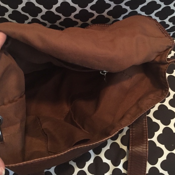 🚫 SOLD 🚫 Amazing Faux Leather Cross Body Bag - Picture 3 of 4