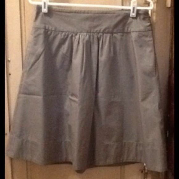 J-Crew grey classy looking skirt