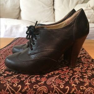 Seychelles-black leather Oxford heels