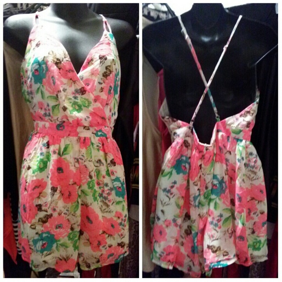 Large -  Brand New Floral Print Romper