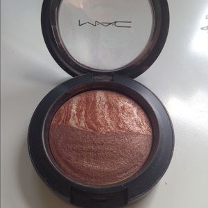 Mac Mineralize Blush in Light Over Dark