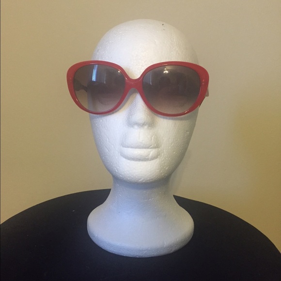((Authentic)) FENDI SUNGLASSES😎