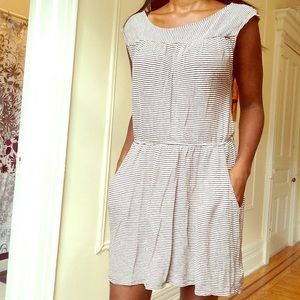 Easy Weekend Wear: Striped dress with pockets