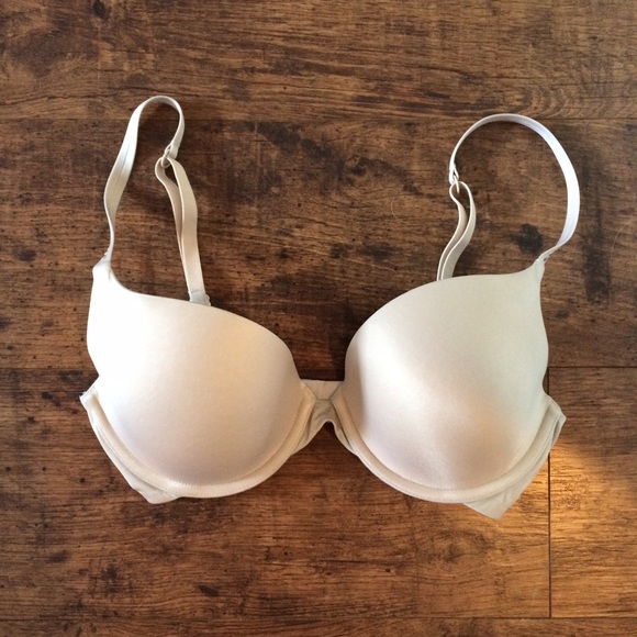 Victoria's Secret Demi Uplift bra