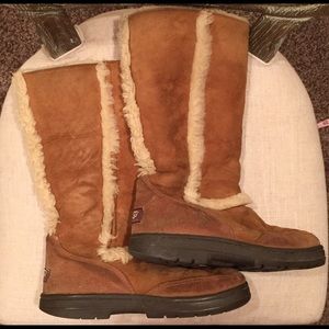 UGG Australia Sundance II Chestnut Boots - 8