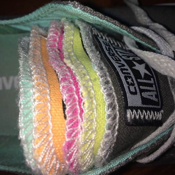 grey converse - Picture 2 of 2