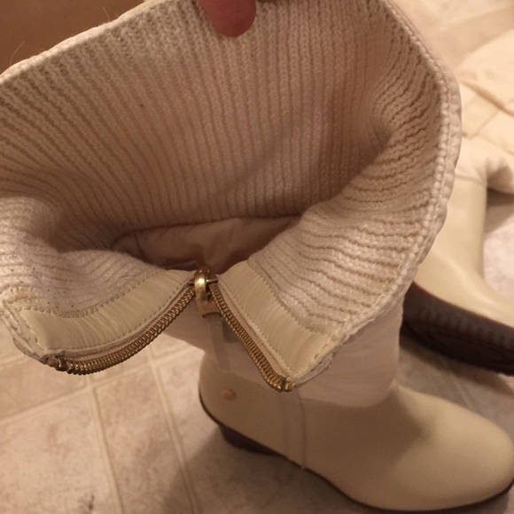 New UGG white boots shoes size 6 - Picture 3 of 4