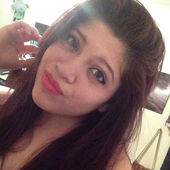 Meet your Posher, Mitzi - Picture 1 of 2