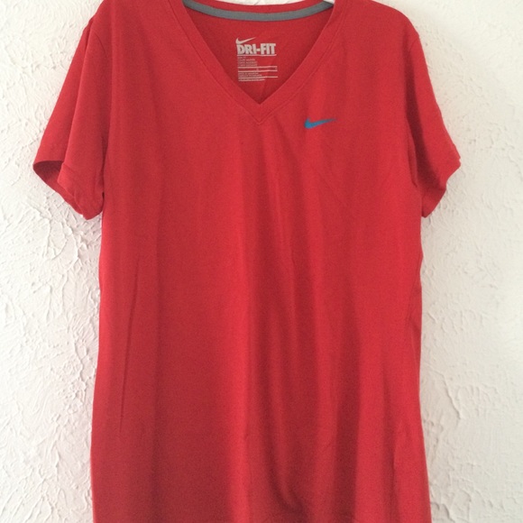 Nike Tops - NIKE dry fit t shirt