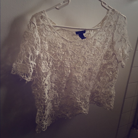 Small lace top from forever 21 - Picture 1 of 2