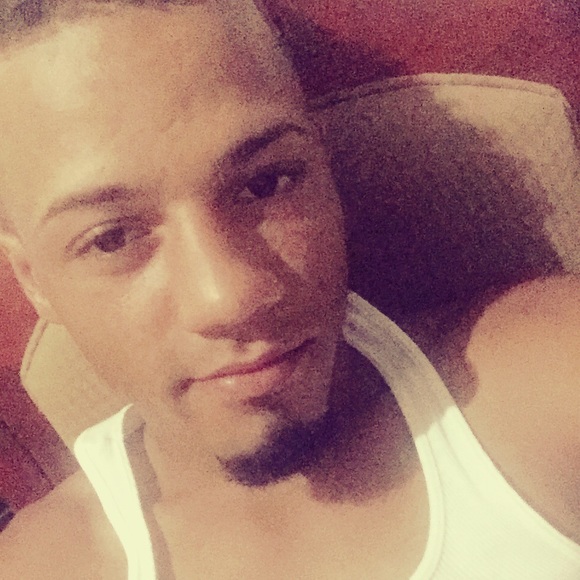 Meet your Posher, Carlos - Picture 1 of 1