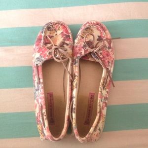 Easy floral patterned slip on shoes!