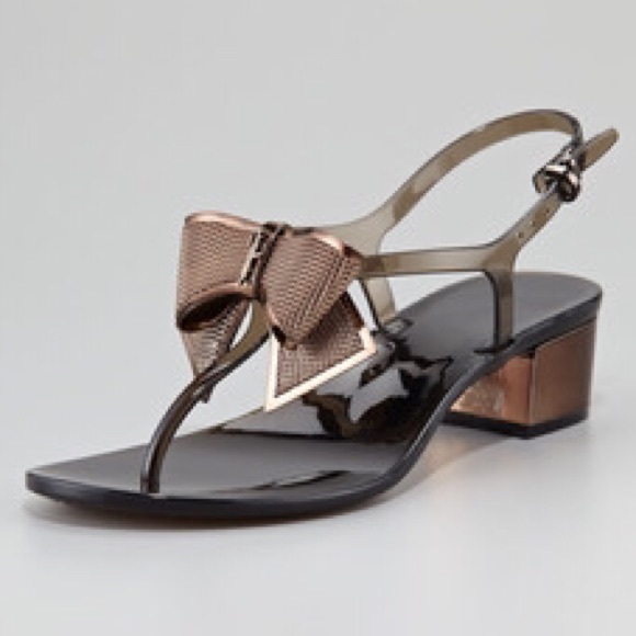 SALVATORE FERRAGAMO SUNSHINE Bow Heel Thong Sandal