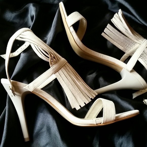 NEW- 🇧🇷 GORGEOUS fringe high heels size 7 - Picture 6 of 6