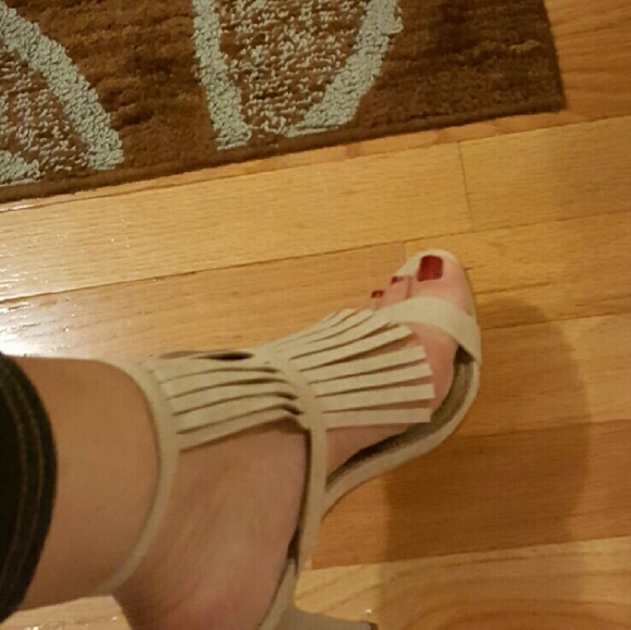 NEW- 🇧🇷 GORGEOUS fringe high heels size 7 - Picture 4 of 6