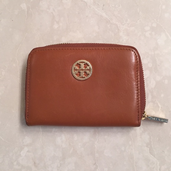 Tory Burch Clutches & Wallets - Tory Burch tan Robinson zip coin case.
