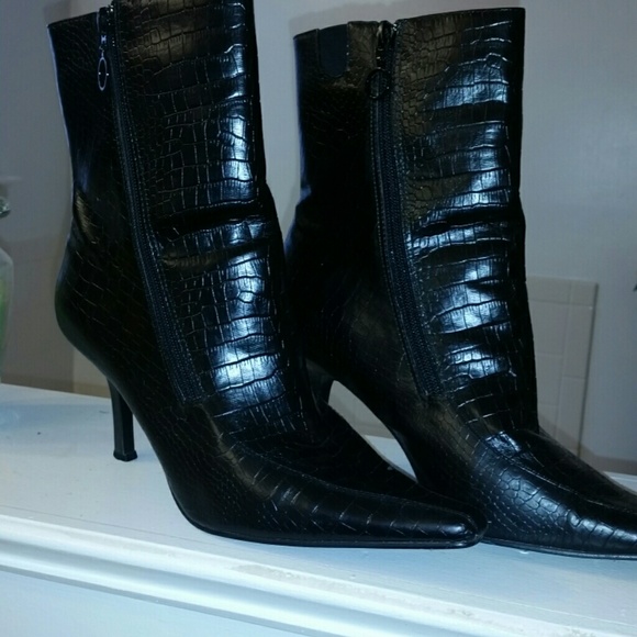 Black mid calf boot