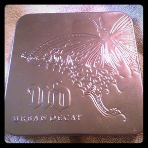 Urban Decay eyeshadow palette