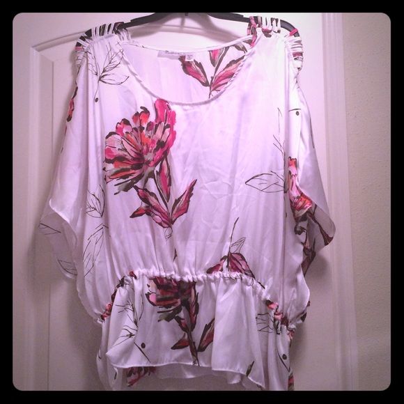 Gorgeous Dressbarn White Colorful Top