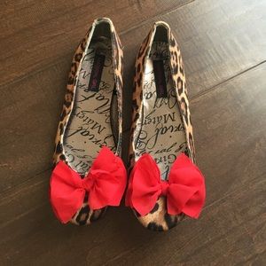 Material Girl Red Bow Leopard Flats