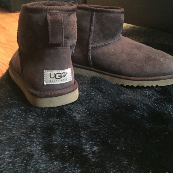 Classic mini uggs size 5