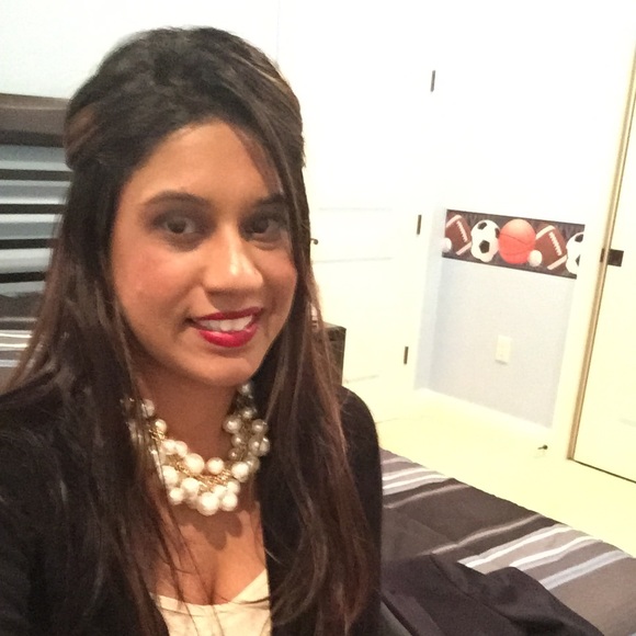 Meet your Posher, Aisha