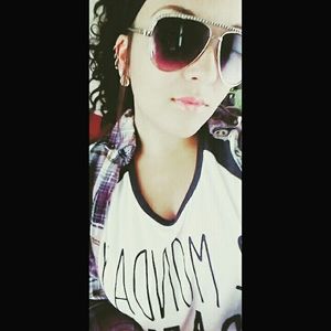 Meet your Posher, Jasmine