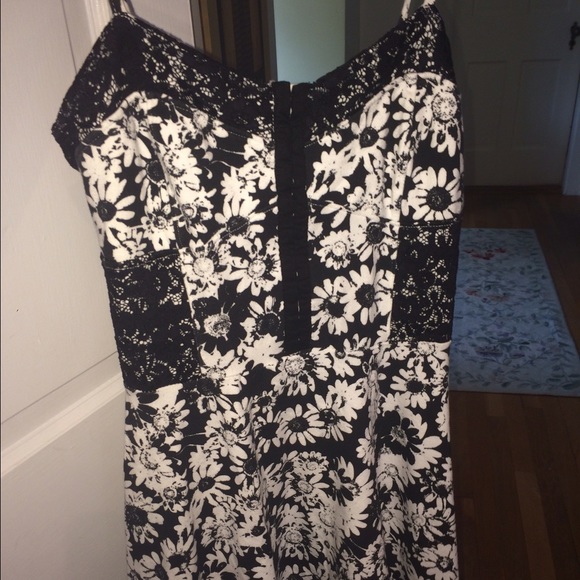 Dress - Picture 1 of 2