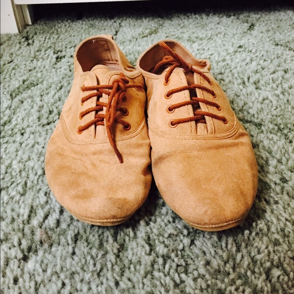 H&M tan colored Suade shoes!