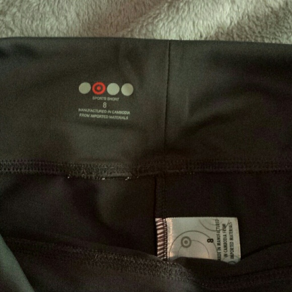 Gray yoga shorts - Picture 3 of 3