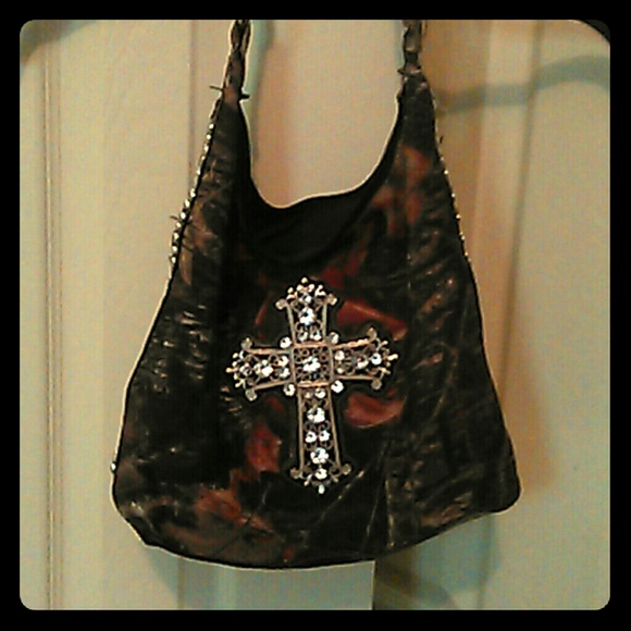 Very cute camo purse!