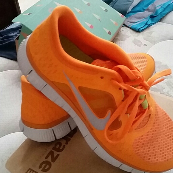 Nike free shoes 5.0