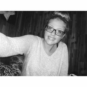 Meet your Posher, Selena